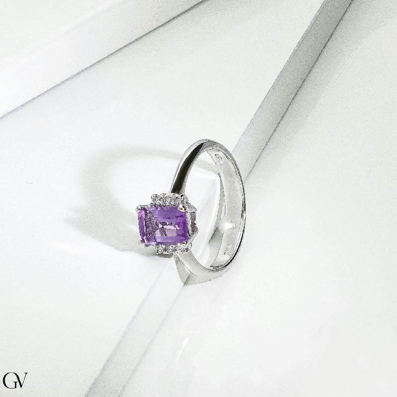 Amethyst Ring mit Diamanten Weißgold 750 