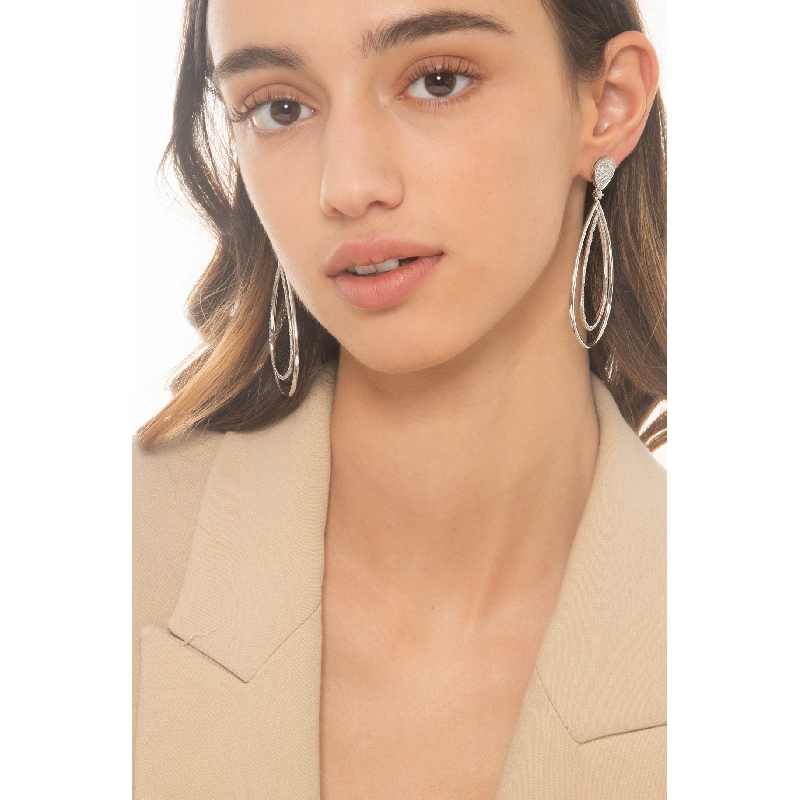 Tropfenförmige Ohrhänger mit Diamanten Weissgold