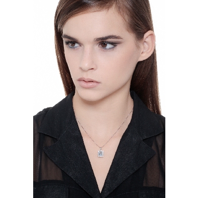 Halo Kette mit Aquamarin-Anhänger und Brillanten 