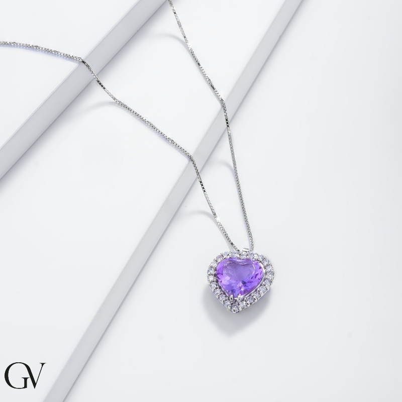 Weißgoldkette mit Herzanhänger aus Amethyst und Diamanten 