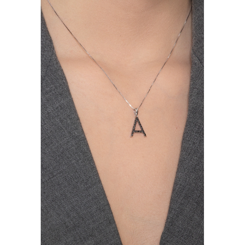 Weißgoldkette mit Buchstabe A aus schwarzen Diamanten