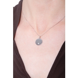 18K Weißgold Kette mit einer gravierbaren Medaille und einem Diamanten 2