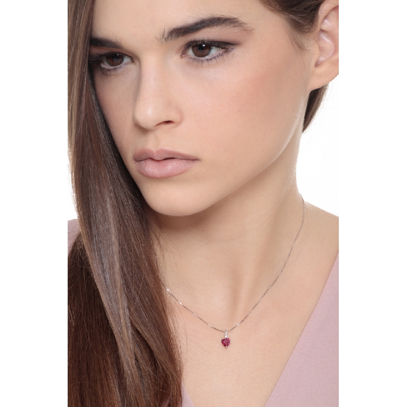 Herzkette mit Rubin-Anhänger 
