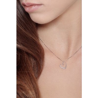 Weißgold 18k Kette mit Herzanhänger aus Diamanten 