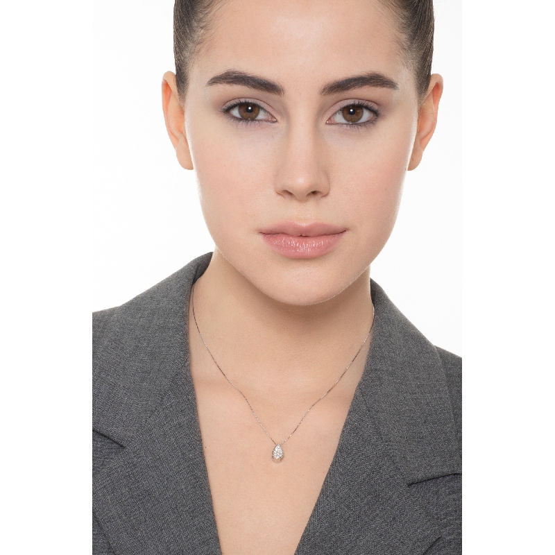 Damenkette aus 18k Weißgold mit einem tropfenförmigen Diamant-Anhänger