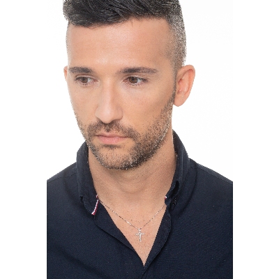 Herrenkette aus 750er Weißgold mit Kreuzanhänger und Diamanten, 50 cm