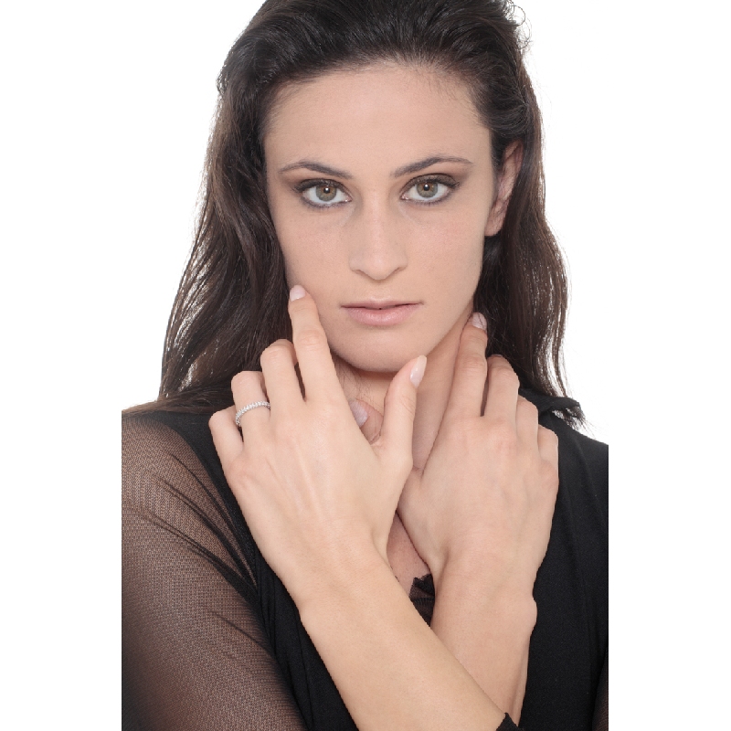 Weißgold 750 halb Memoire Ring mit zwei Reihen Diamanten