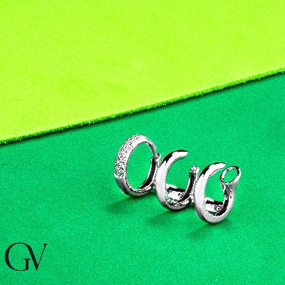 Weißgold einzelner spiralförmiger Ohrring mit Diamanten, Linkes Ohr