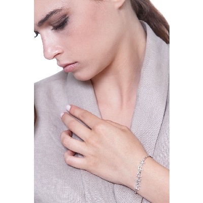 Buchstabenarmband HAPPY aus Weißgold und Diamanten