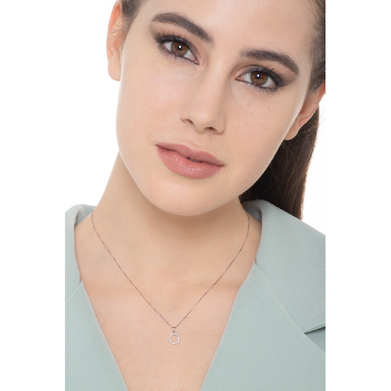 Kette mit Buchstabe O aus Weißgold und Diamanten