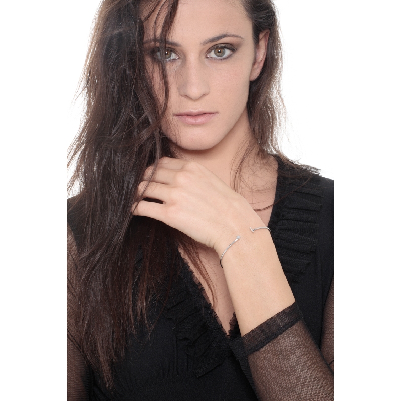 Weißgold-Armreif mit Buchstaben I aus Diamanten