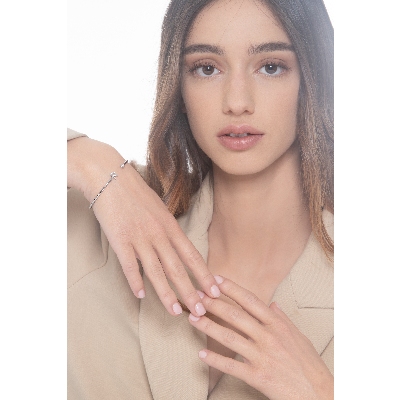 Weißgold 18K Armreif mit Buchstabe R aus Diamanten