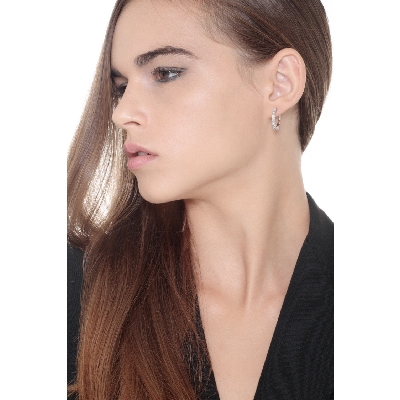 Creolen mit Diamanten aus 18K Weißgold