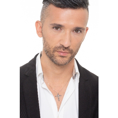 Kreuzkette aus 18k Weißgold mit schwarzen und weißen Diamanten Herrenkette 50 cm