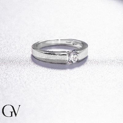 Antragsring Weißgold 0.25 kt Diamant in einer Spannfassung 