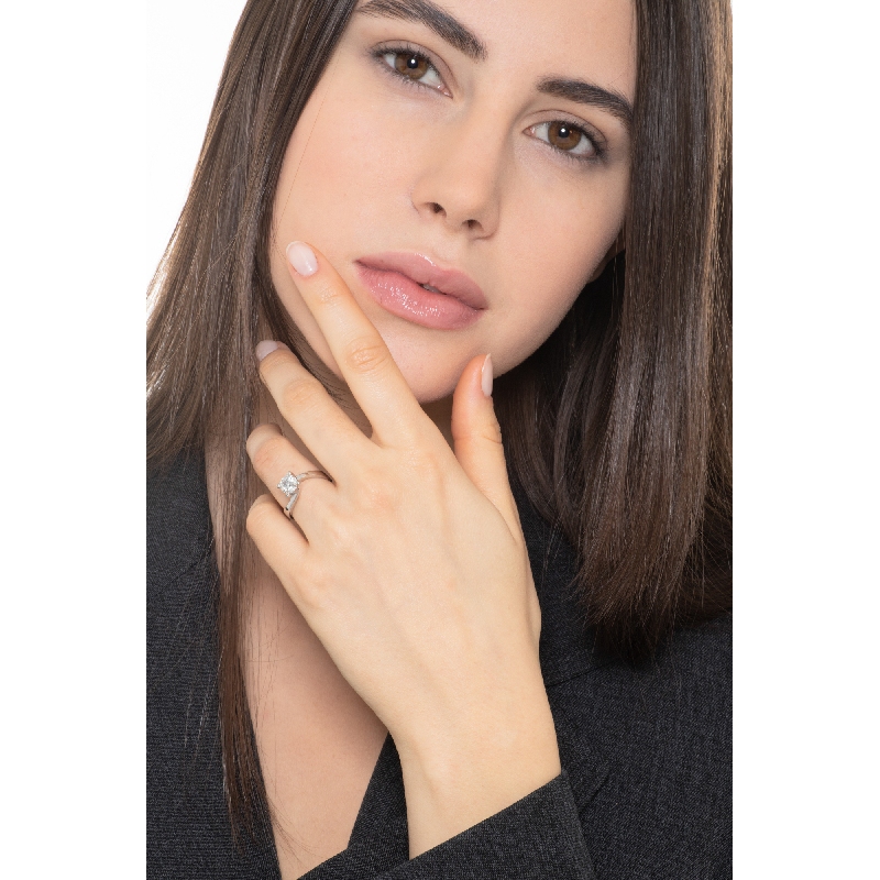 Verlobungsring Weißgold mit Diamanten 