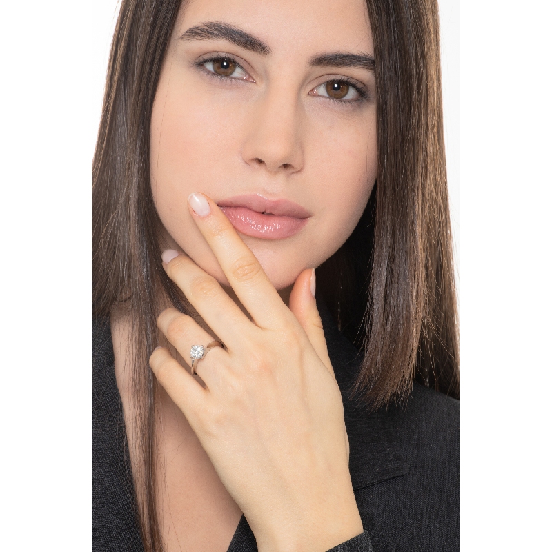 Verlobungsring Weißgold 18K mit einem 0,90 Karat Diamanten