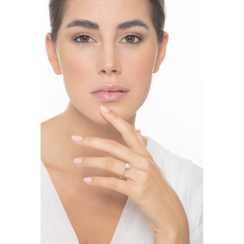 Einkaräter Verlobungsring mit Diamant 