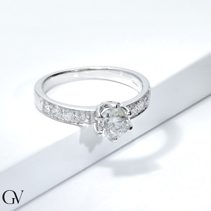 Solitärring Verlobungsring mit 0,90 ct Diamant