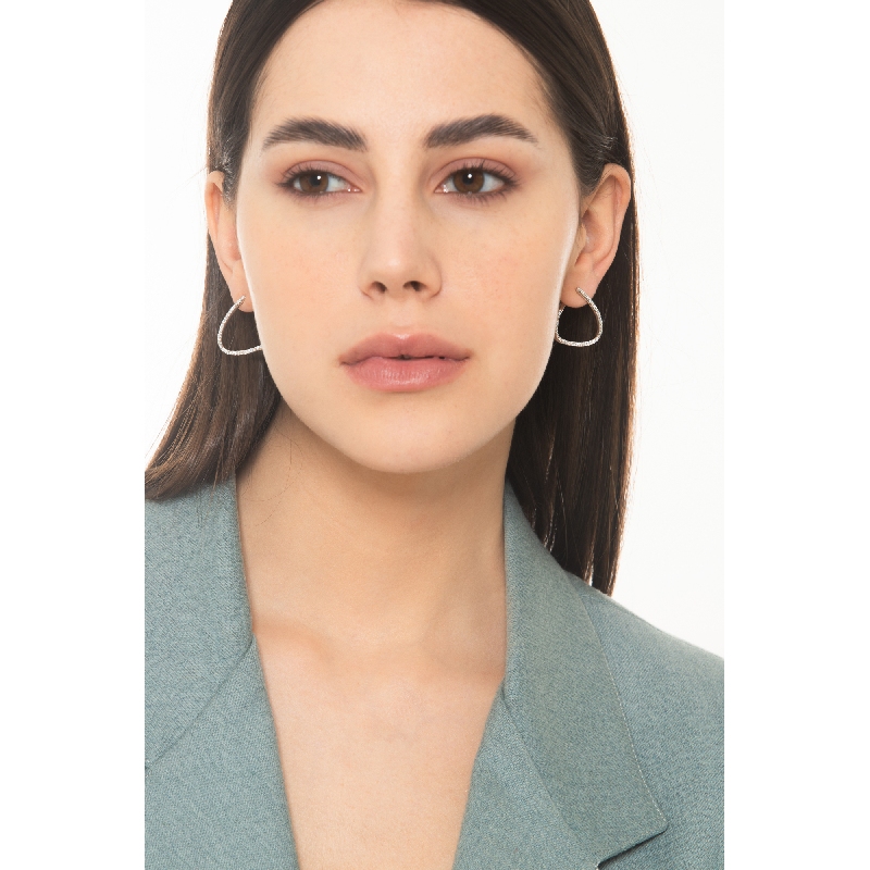 Dreieckige Ohrringe aus 750er Weißgold und Diamanten