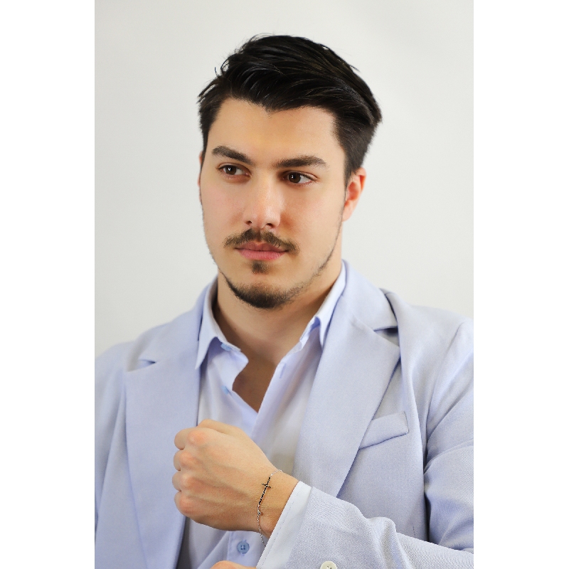 Herrenarmband aus 18k Weißgold mit Kreuz aus schwarzen Diamanten