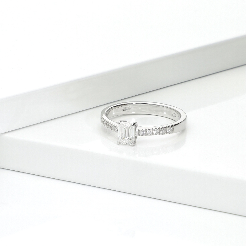 Ring mit Diamant Smaragdschliff 0,50 kt GIA aus Weißgold 750