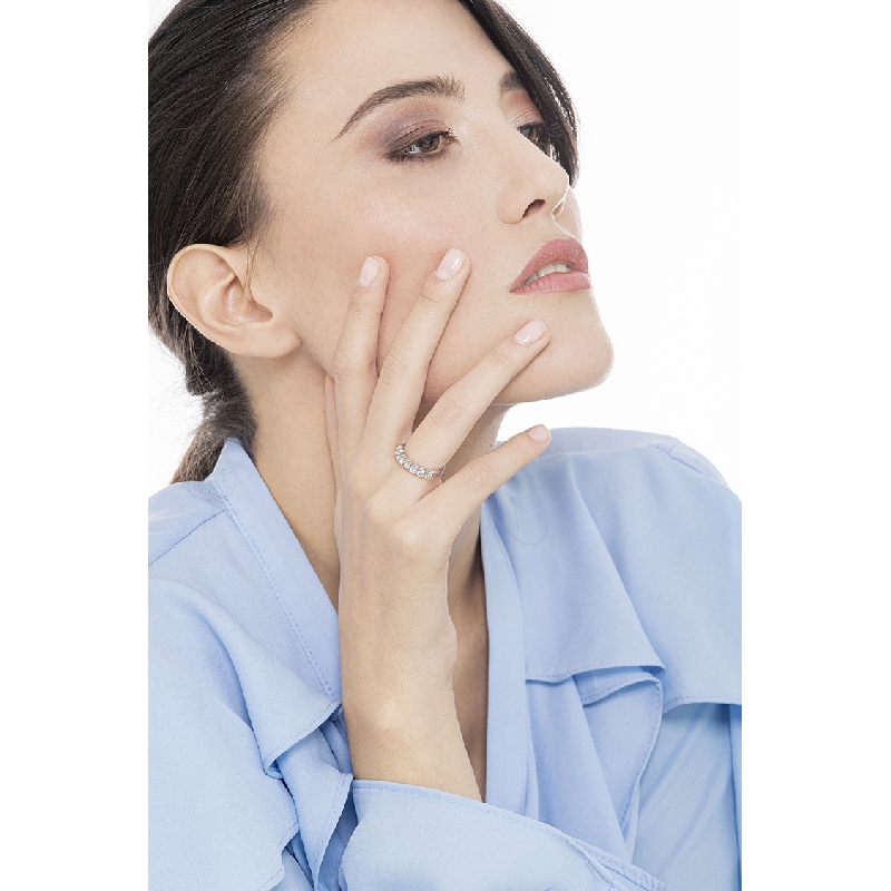 Weißgoldring mit 7 Brillanten