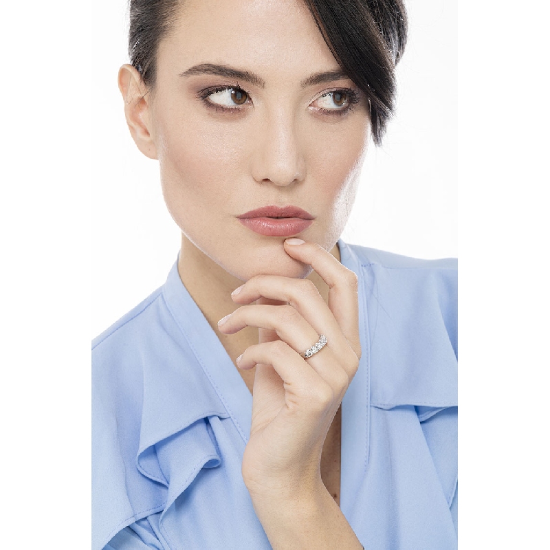 Weißgoldring mit 7 Diamanten