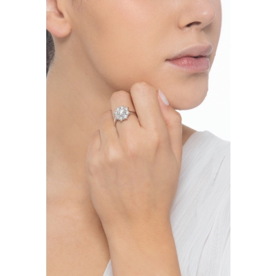 Weißgold 750 blumenförmiger Halo Ring mit Diamanten
