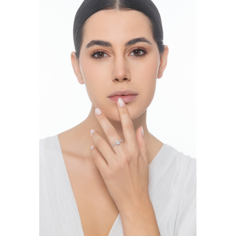 Ring mit Diamant Tropfenschliff 0,50 kt GIA aus Weißgold 18K