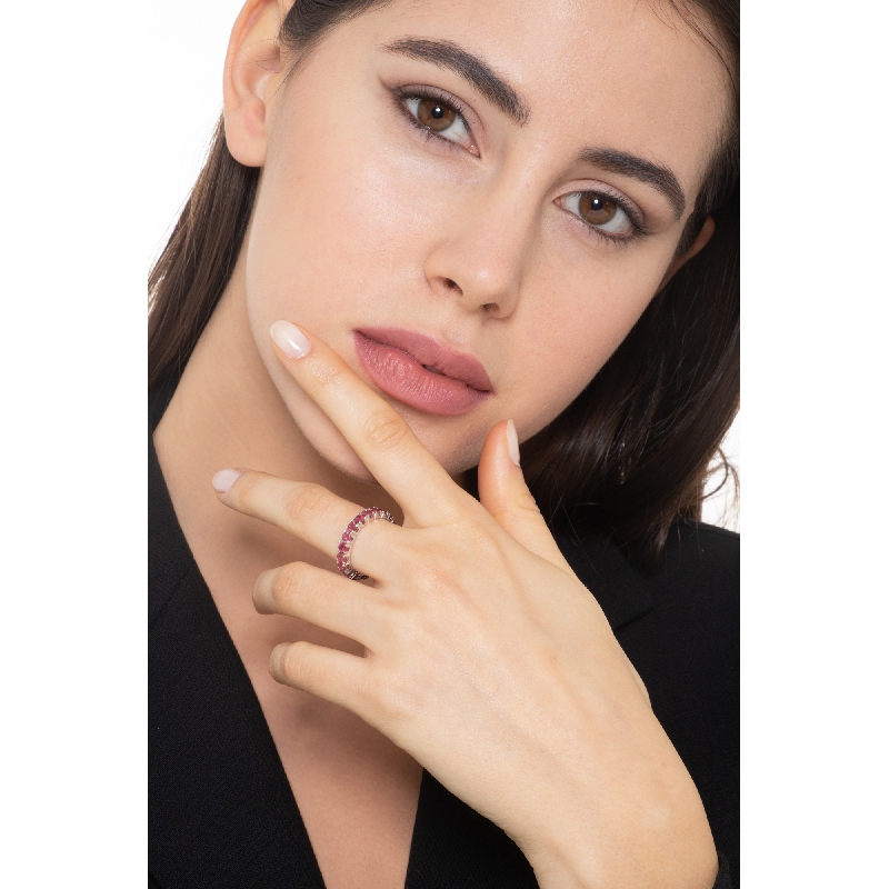 Rubin-Memoire-Ring mit Fassung aus 18k Weißgold 750