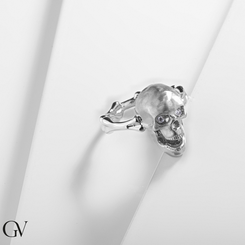 Weißgold 18K Totenkopf Ring mit Brillanten 