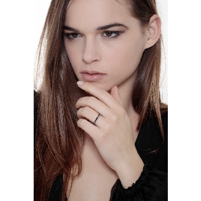 Memoire Ring Weißgold mit schwarzen Diamanten 