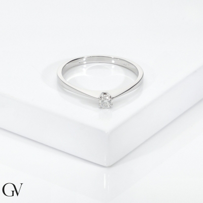 Solitär Ring mit einem 0,10 kt Diamanten aus Weißgold