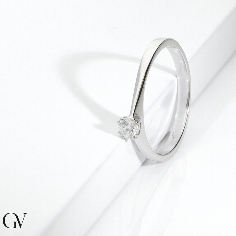 Solitärring Weißgold mit einem 0,15 kt Diamanten