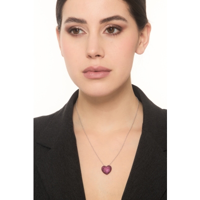 Herzkette mit einem Pavé von Rubinen Weißgold