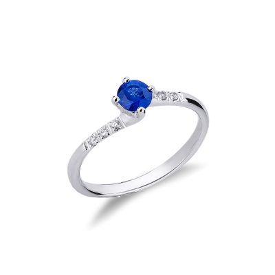 Weißgold Ring mit blauem Saphir und Diamanten
