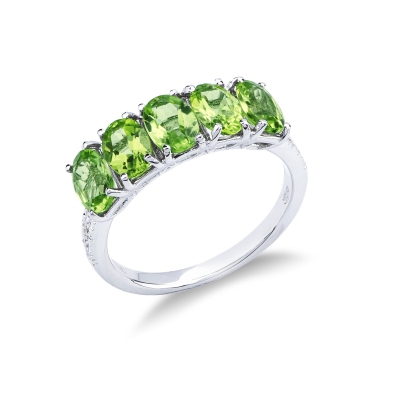 Weißgold Ring 5 Peridot-Steinen und Brillanten 