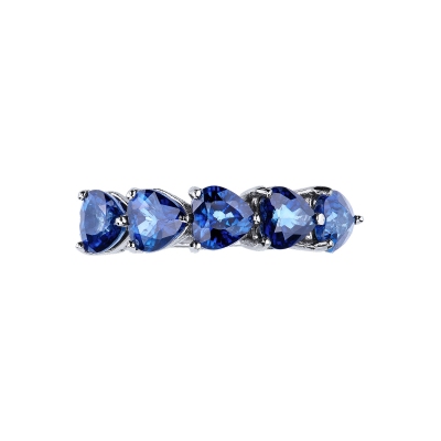 18 Karat Weißgoldring 750 mit fünf großen blauen Saphiren im Herzschliff
