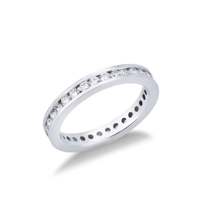 Weißgold Eternity Ring mit Diamanten in einer Kanalfassung