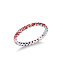 Ewigkeitsring aus Weißgold mit Rubinen