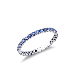 Weißgold Memoryring mit blauen Saphiren