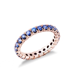 Eternity Ring aus Roségold mit blauen Saphiren