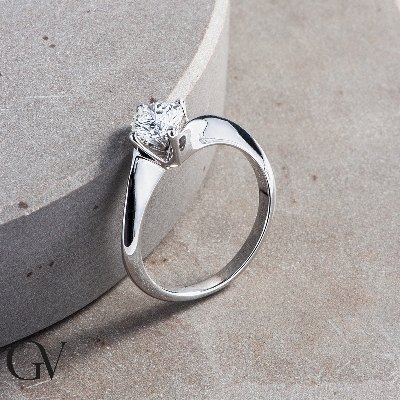 Verlobungsring in Weißgold mit einem 0,70 Karat Diamant
