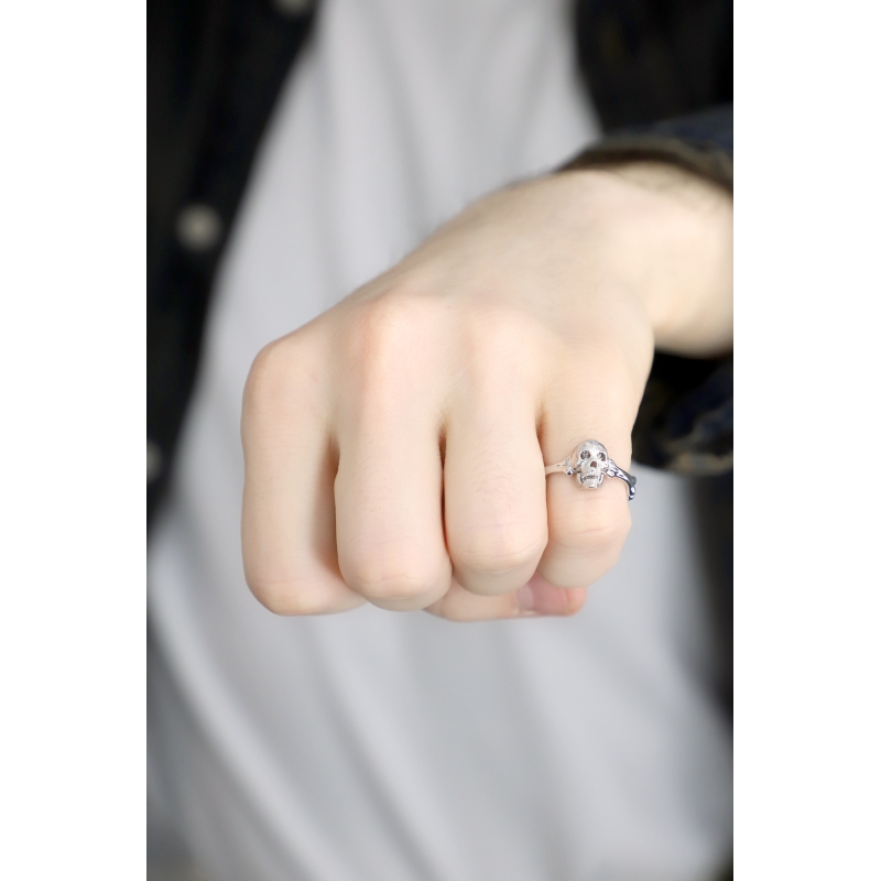 Totenkopf Ring aus 750er Weißgold