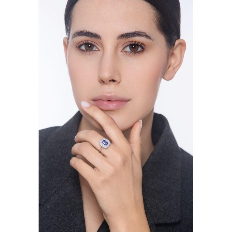 Tansanit Ring aus Weißgold 750 mit Diamanten