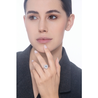 Halo Ring Aquamarin und Diamanten Weißgold