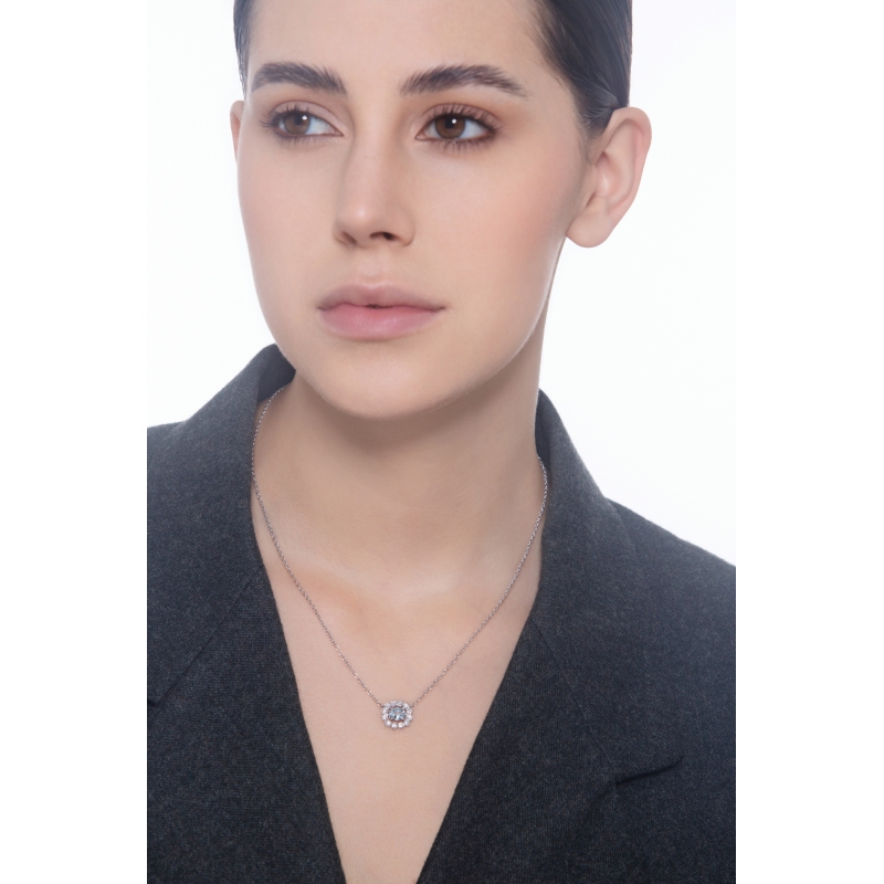 Damenkette aus Weißgold mit Aquamarin und Diamanten