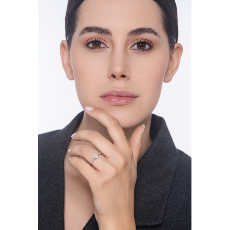 Damenring mit Diamant Tropfenschliff 0.30kt aus Weißgold 18K