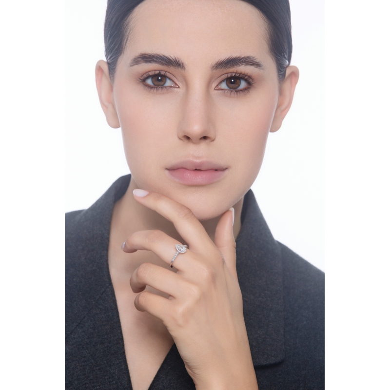 Solitär Ring aus Weißgold 18k mit Diamant Tropfenschliff GIA 0.50kt 